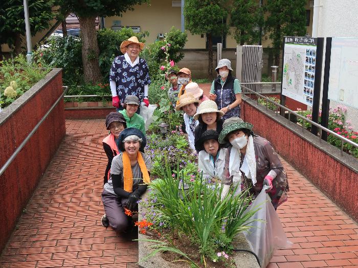 花壇整備の集合写真