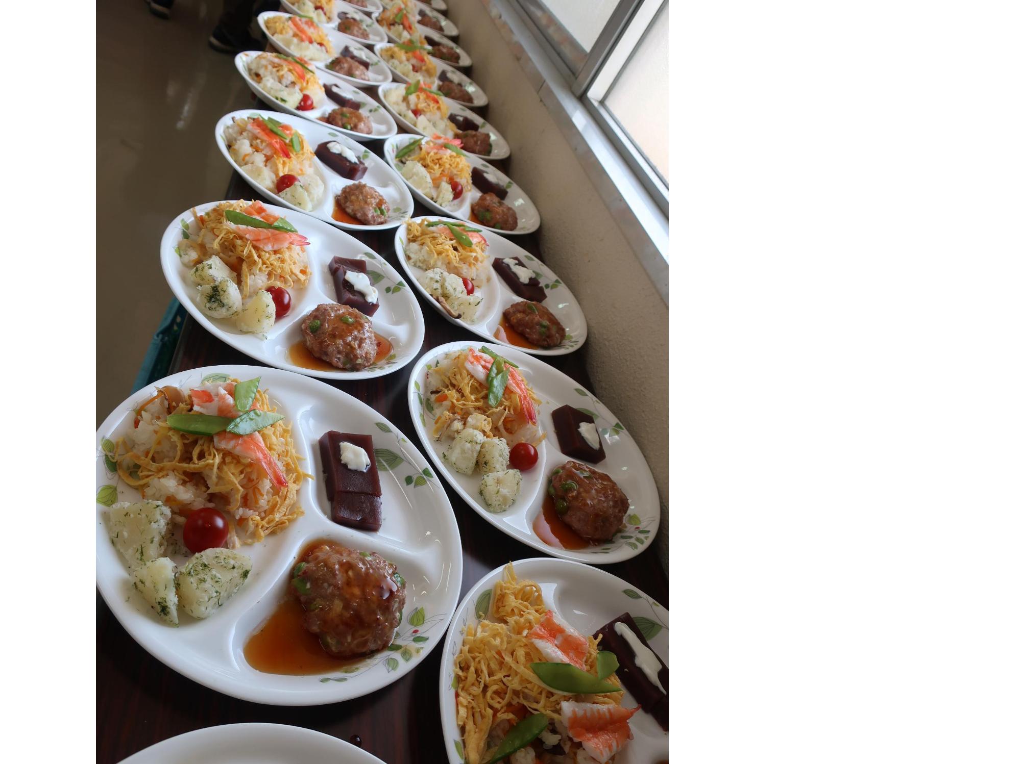 お食事会の料理の写真