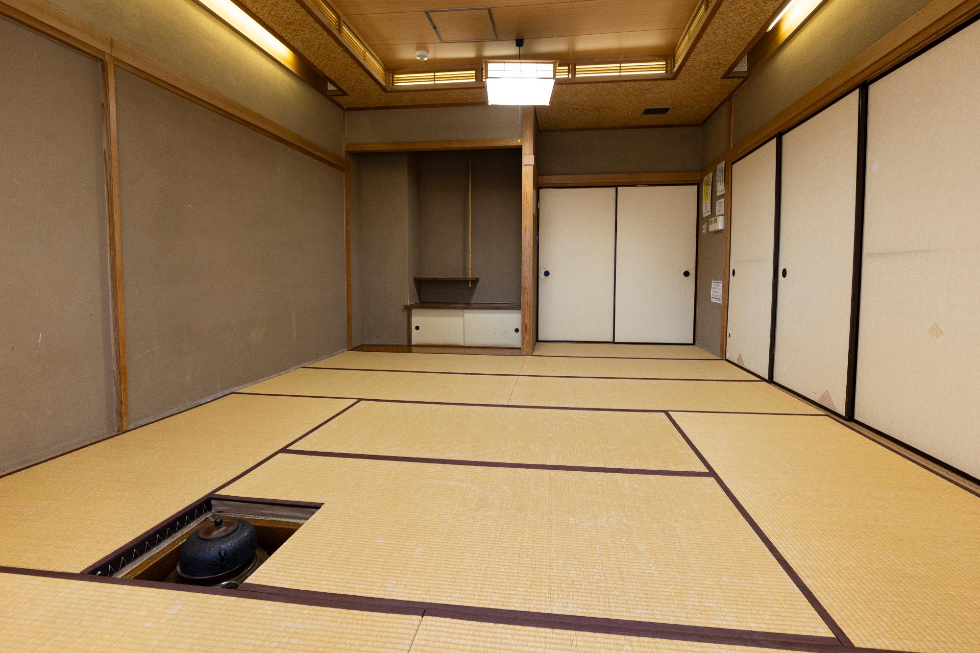 和室の床の間を正面から写した写真